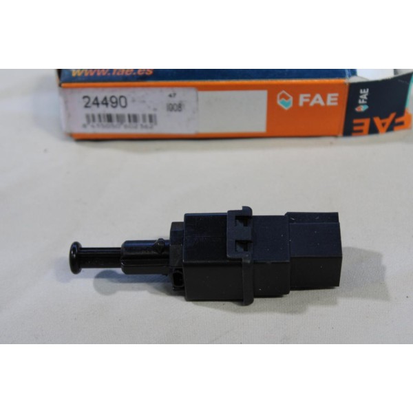 Contacteur interrupteur pedale de frein feux FAE 24490 pour nissan primera P10 micra K11 