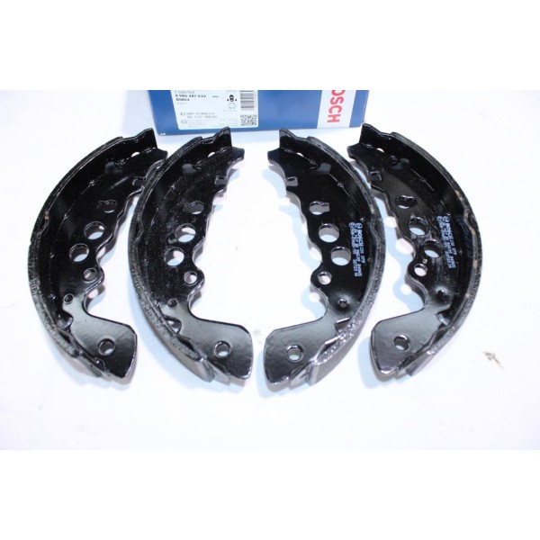 Jeu 4 machoires de frein arriere 220x42mm montage sumitomo Bosch 0986487616 BS854 pour suzuki vitara grand vitara 