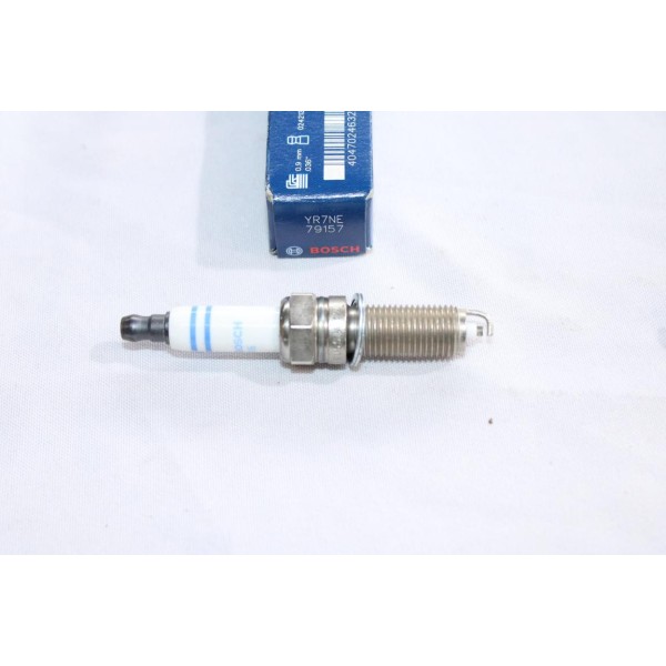 1 Bougie allumage Bosch YR7NE 0242135527 pour hyundai accent 4 IV elantra 4 5 IV V i20 i30 ix20 veloster kia carens ceed cerato 