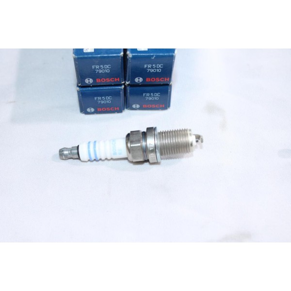 Lot 4 bougies allumage Bosch FR5DC 0242245536 pour alfa romeo 75 155 164 audi 80 100 A6 citroen xantia XM xsara evasion jumpy 