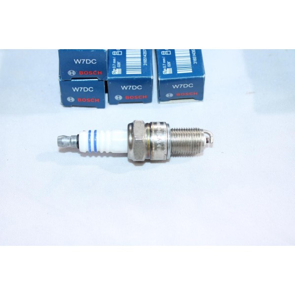 Lot 4 bougies allumage Bosch W7DC 0241235755 pour moto BMW R guzzi MC morini MC sanglas 500 suzuki TS 