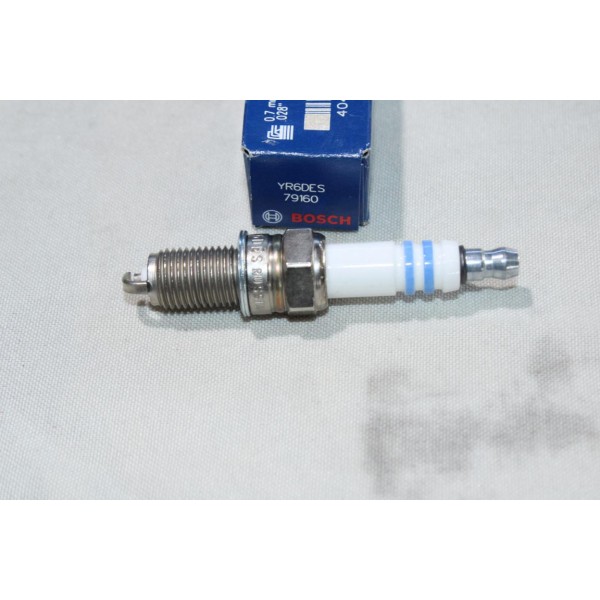Lot 3 bougies allumage Bosch YR6DES 0242140519 pour alfa romeo mito chevrolet aveo spark daihatsu sirion terios fiat punto