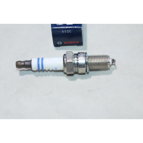 Lot 3 bougies allumage Bosch X5DC 0241145500 pour BMW serie 6 E24 635 CSI 
