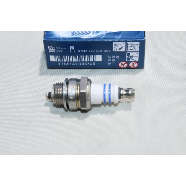 Bougie allumage tronconneuse debroussailleuse tondeuse Bosch WSR6F 0242240576 moteur husqvarna honda 