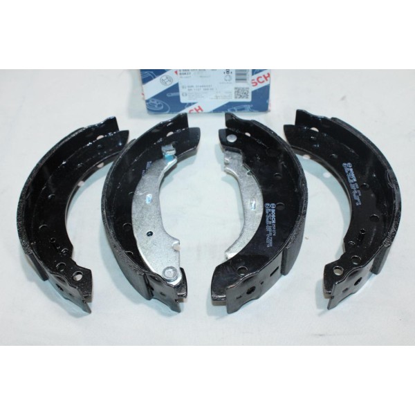 Jeu 4 machoires de frein arriere 203x39mm montage lucas Bosch BS827 0986487585 pour citroen ZX saxo xsara dacia logan sandero 