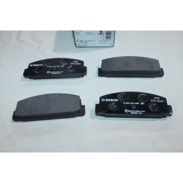 Jeu 4 plaquettes de frein arriere montage sumitomo Bosch BP144 0986424295 pour mazda 323 626 RX7 