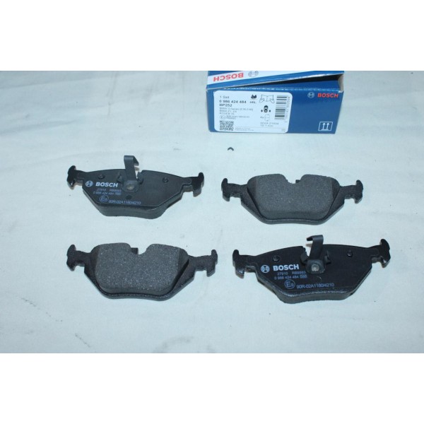 Jeu 4 plaquettes de frein arriere montage teves Bosch BP252 0986424484 pour BMW serie 3 Z1 E30 E36 E46 Z4 E85 E86 MG ZT ZTT 