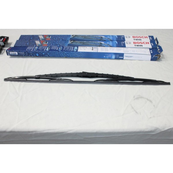 1 Balais essuie glace 700mm Bosch N70 3397018170 pour camion poids lourd ford cargo man M TGA TGL TGM TGX TGS mercedes SK 