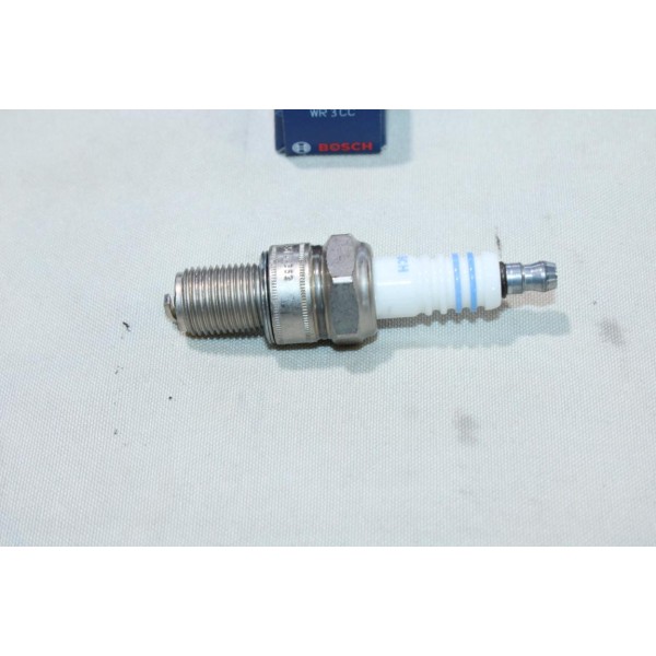 Lot 5 bougies allumage moto scooter Bosch WR3CC 0242255502 pour aprilia RS europa cagiva derbi boulevard gilera DNA GSM ice 