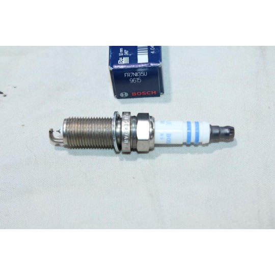 Lot 4 bougies allumage iridium Bosch FR7NII35U 9615 0242236605 pour lexus LS RX GS IS ES mitsubishi colt 6 VI lancer 8 VIII ASX
