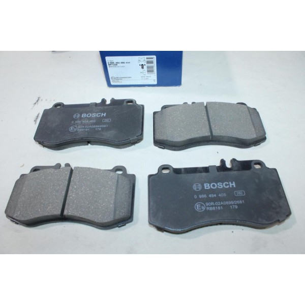 Lot 4 plaquettes de frein avant montage brembo Bosch BP1329 0986494405 pour mercedes classe CLS E W212 C218 