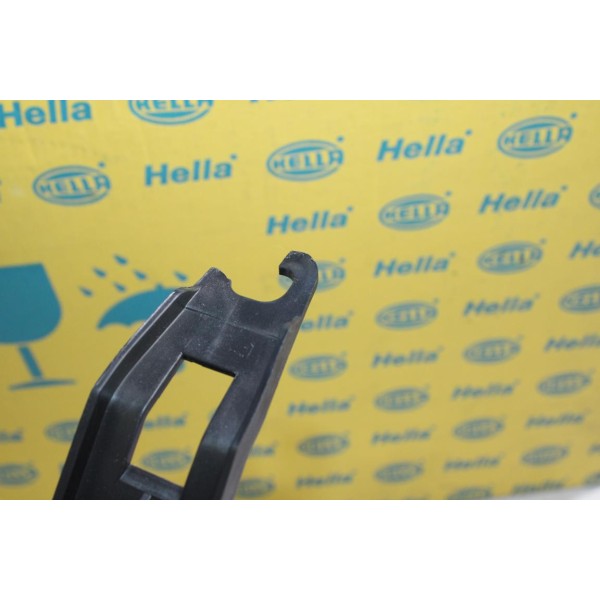 Phare projecteur avant gauche (1 patte cassé) Hella 1ED247026-251* pour ford fusion 