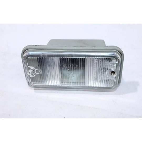 Feu de position Hella 2PF002452-017 pour poids lourd tracteur engin agricole 