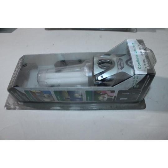 Lampe baladeuse sur batterie (vieux stock batterie potentiellement HS sans reclamation) Hitachi UB 18DL 9329-9007 