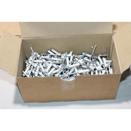 Pack 1000 Rivets lot 4 boites 250 rivets pop blancs epanouis 4x16mm tete 8mm special plaques immatriculation Restagraf 2166 