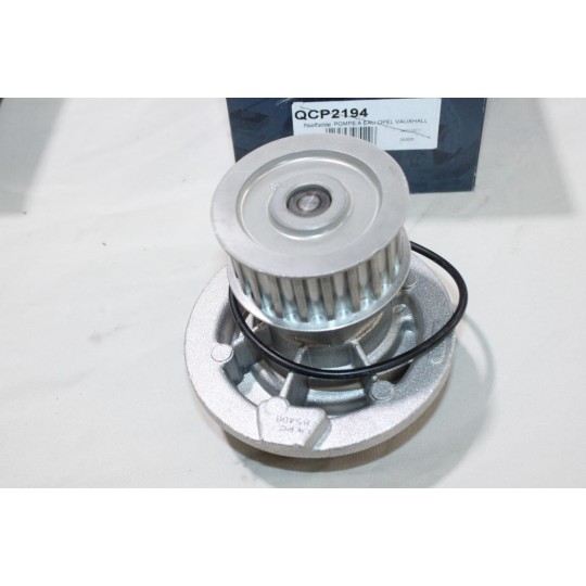 Pompe à eau avec joint Quinton Hazell QCP2194 pour opel kadett D E ascona C 1.6D 1.6 D diesel 