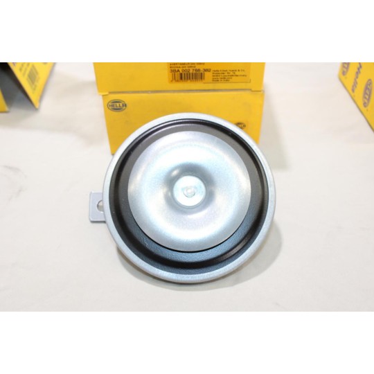 Klaxon avertisseur sonore 24V Hella 3BA002768-382 pour tracteur engin agricole poids lourd 