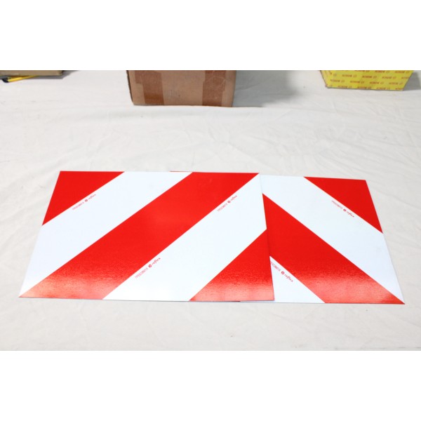 Panneau rouge et blanc 423x282x0.8 Reflex 4060/FR PRO14172 (neuf mais état moyen) 