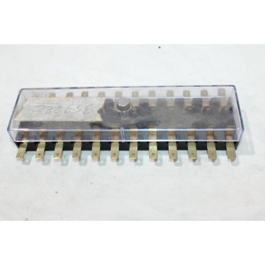 Boitier porte 12 fusibles 8A Util 353220 
