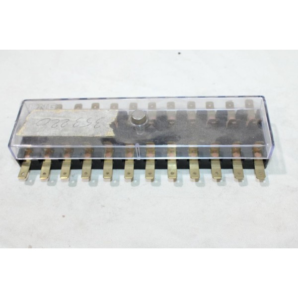 Boitier porte 12 fusibles 8A Util 353220 