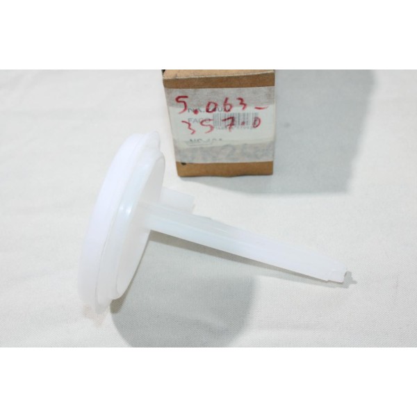 Couvercle bouchon reservoir RM110 Karcher 5.063-357.0 pour nettoyeur haute pression karcher HDS 557 