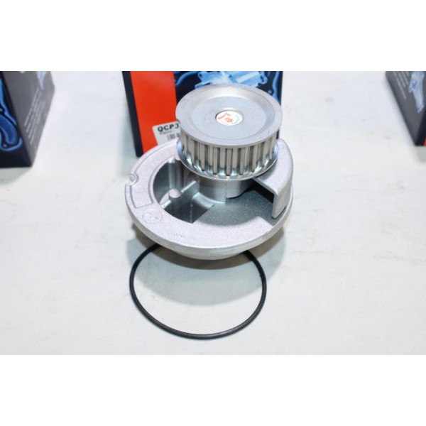 Pompe à eau avec joint Quinton Hazell QCP3386 pour opel vectra B C astra G H zafira A corsa C meriva A signum tigra B saab 93 