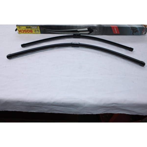 Jeu 2 balais essuie glace souple 700mm + 625mm aerotwin Bosch A962S 3397118962 pour renault modus 