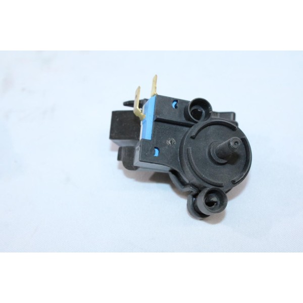 Interrupteur armoire electrique Karcher 9.012-820.0 pour aspirateur karcher G1 