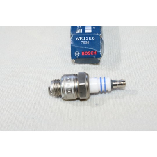 1 Bougie allumage tronconneuse debroussailleuse tondeuse Bosch WR11E0 7538 0242215502 pour honda kubota massey ferguson 