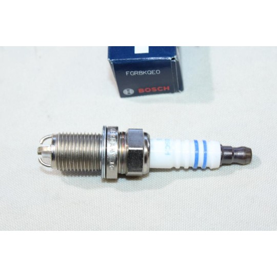 Lot 4 bougies allumage Bosch FGR8KQE0 0242229648 pour opel corsa B C astra F G vectra B C omega B tigra A zafira A B meriva A 