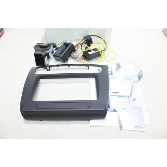 Kit contour 2 DIN facade poste radio autoradio Silim 2931 pour BMW serie 1 E81 E87 de 2007 à 2011 avec climatisation auto sans 