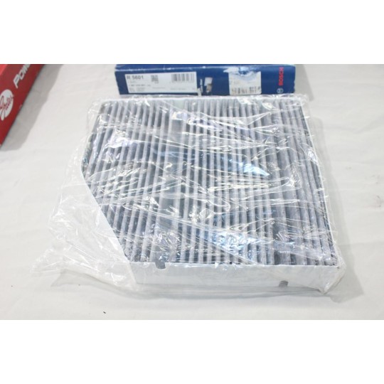 Filtre habitacle interieur Bosch R5601 1987435601 pour mercedes classe C E GLC CLS AMG GT EQC SL W205 W213 C253 X253 N293 W206 