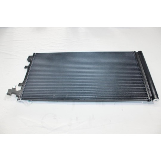 Condenseur radiateur de climatisation NRF 35932 pour renaulkt megane 3 III scenic 3 III fluence 