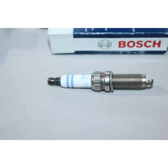 Lot 2 bougies allumage Bosch ZR6SPP3320 0242140543 8174 pour citroen C3 C4 DS3 DS4 berlingo 2 II peugeot 208 308 2008 3008 5008 