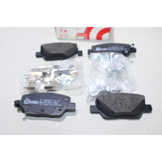 Jeu 4 plaquettes de frein arriere montage mando Brembo P23179 pour fiat tipo 2 II partir de 2015 