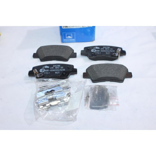 Jeu 4 plaquettes de frein arriere montage akebono ATE 605786 13.0460-5786.2 pour hyundai tucson sonata 5 V elantra 4 IV 