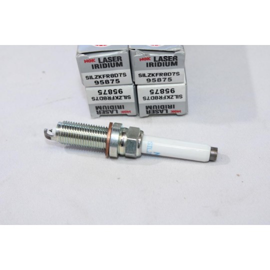 Jeu 4 bougies allumage iridium NGK SILZKFR8D7S 95875 pour mercedes classe A B C E G S GLA GLC SLC GLE GLS CLS GLB CLA SL W176 