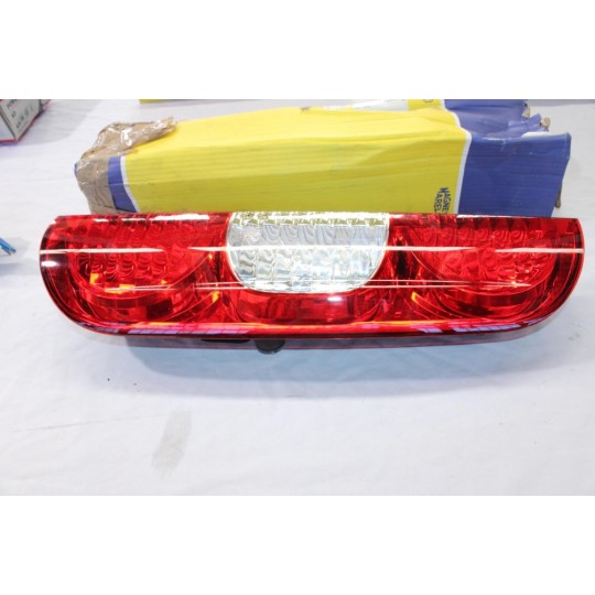 Lanterne feu arriere droit Magneti Marelli LLF131 712201101110 pour fiat doblo 1 