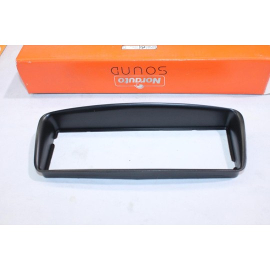 Cadre contour couvercle encradrement poste radio autoradio Norauto 618861 pour peugeot 206 