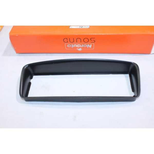Cadre contour couvercle encradrement poste radio autoradio Norauto 618861 pour peugeot 206 