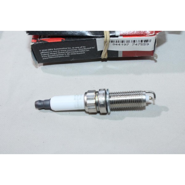 Lot 3 bougies allumage platinum Champion OE205 RERX4PMPB pour BMW serie 1 3 F20 F21 F30 F31 F80 citroen C3 C4 dont picasso C5 