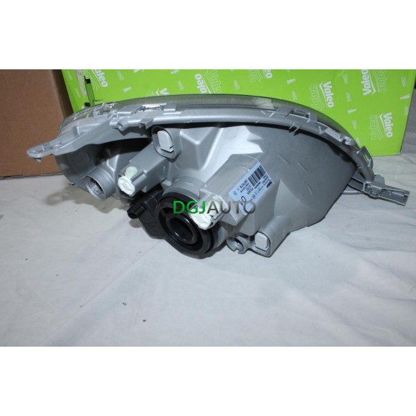 Phare projecteur avant gauche Valeo 087978 pour toyota yaris de 1999 à 2003