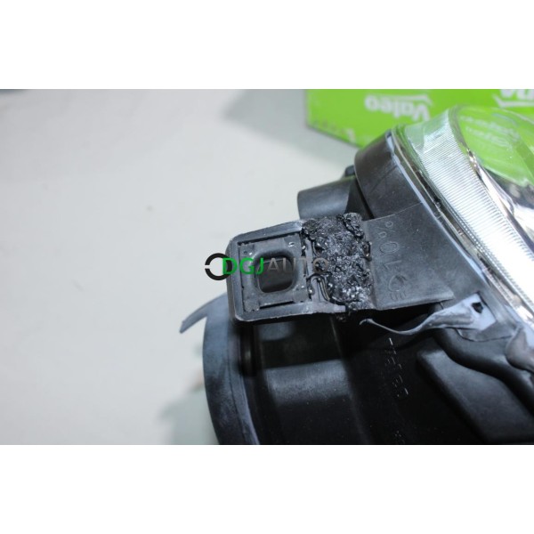 Phare projecteur avant gauche (1 patte cassé avec reparation en l'état SANS RECLAMATION) Valeo 088183* pour volkswagen polo 4 IV