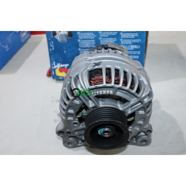 Alternateur 140A (manque 1 barrette anti gravillon) reconditionné à neuf Bosch 0986081180* pour audi A4 A5 Q5 2.7TDI 3.0TDI 2.7
