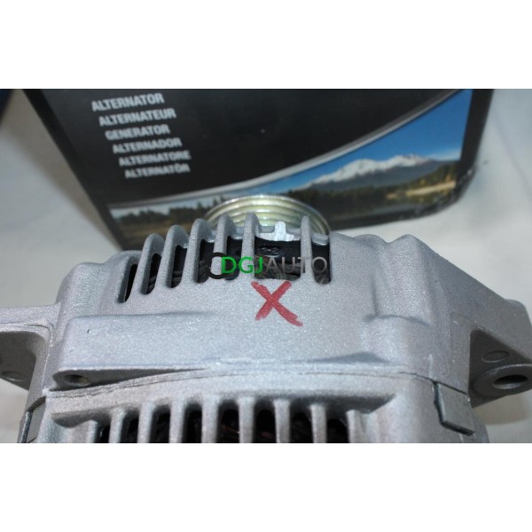 Alternateur (contour cosse abimé et manque 1 barrette anti gravillon) reconditionné à neuf Delco Remy DRA4046* pour renault