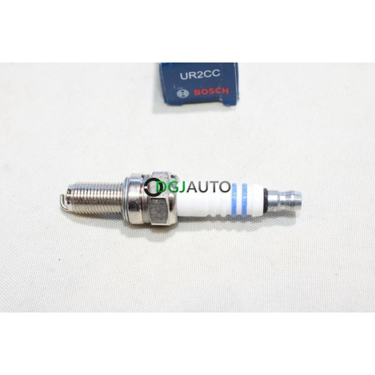 Bougie d'allumage Bosch UR2CC 0242060501 pour moto quad scooter aprilia habana mojito pegaso sportcity SR husqvarna TE kawasaki