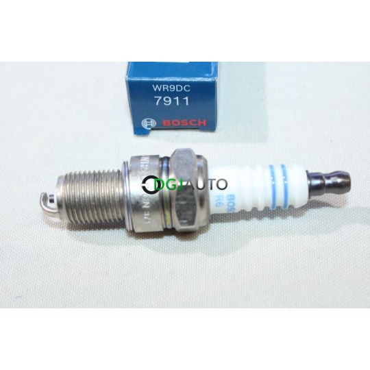 Jeu 4 bougies allumage Bosch WR9DC 7911 0242225599 pour bentley continental BMW serie 3 E21 chevrolet niva chrysler lebaron ES