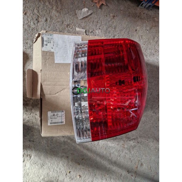 Feu arriere gauche fond clair 93177990 pour opel signum partir 2003