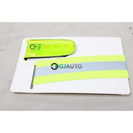 Kit de signalisation reflechissante Urbanmoov UMREFLECT 1 bracelet + 1 clip LED pour velo trotinette