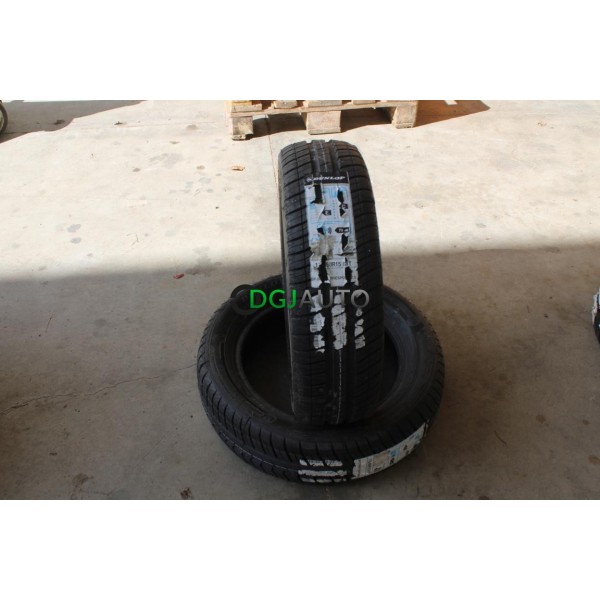 Lot 2 pneus NEUF Dunlop street response 2 175/60/15 175 60 15 81T DOT4518 DOT4617 DOT2619